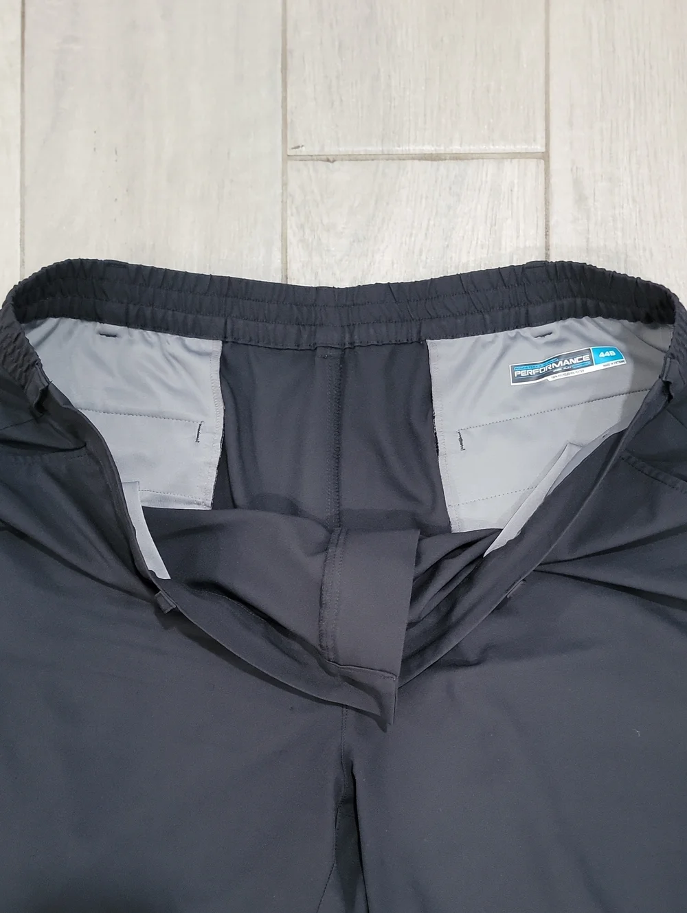 Roundtree & Yorke Performance Work Play Shorts with a stretchy waistband.